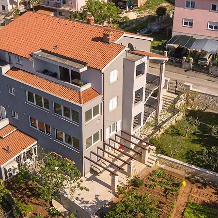 Apartment Flora Пула Екстериор снимка