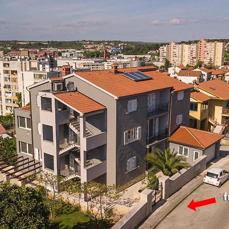 Apartment Flora Пула Екстериор снимка