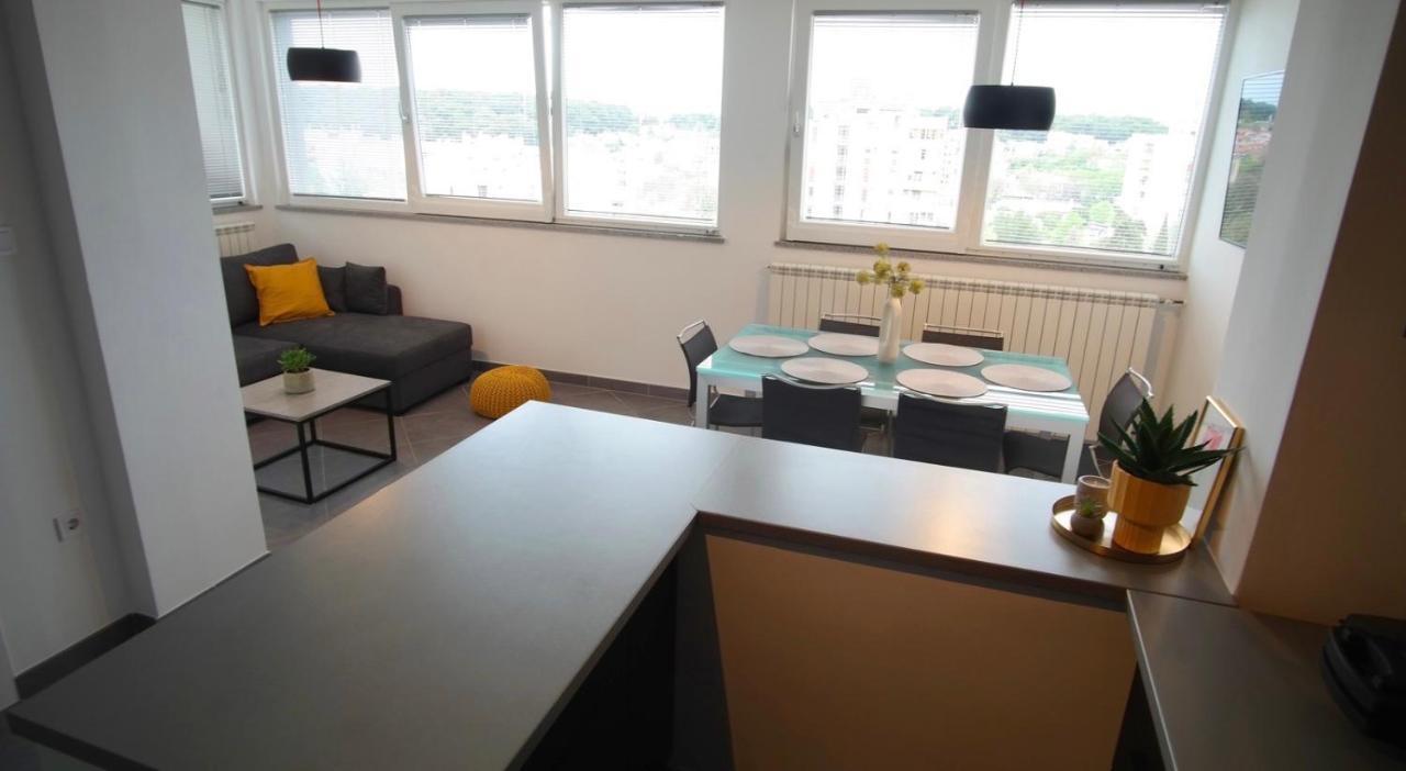 Apartment Flora Пула Екстериор снимка