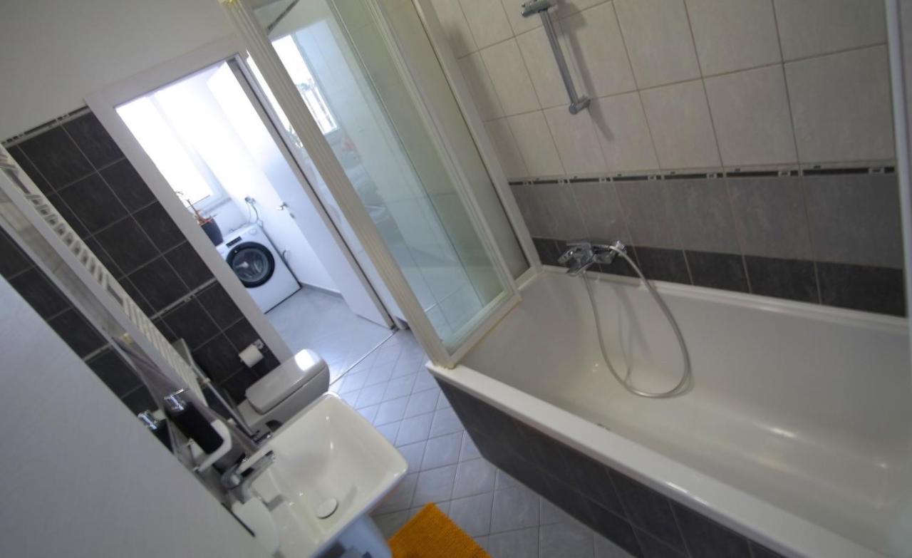 Apartment Flora Пула Екстериор снимка