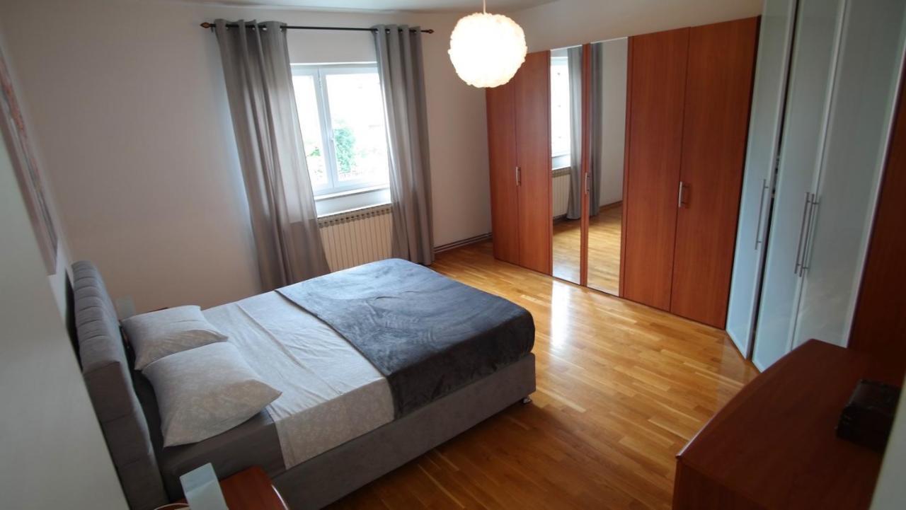 Apartment Flora Пула Екстериор снимка