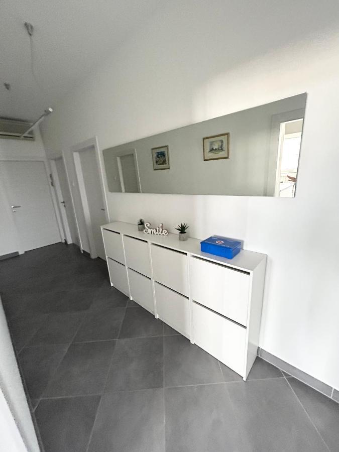 Apartment Flora Пула Екстериор снимка
